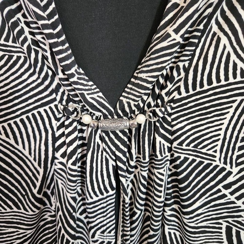 Serengeti Geometric Print Blouse in Black and White - Size large - Picture 5 of 6